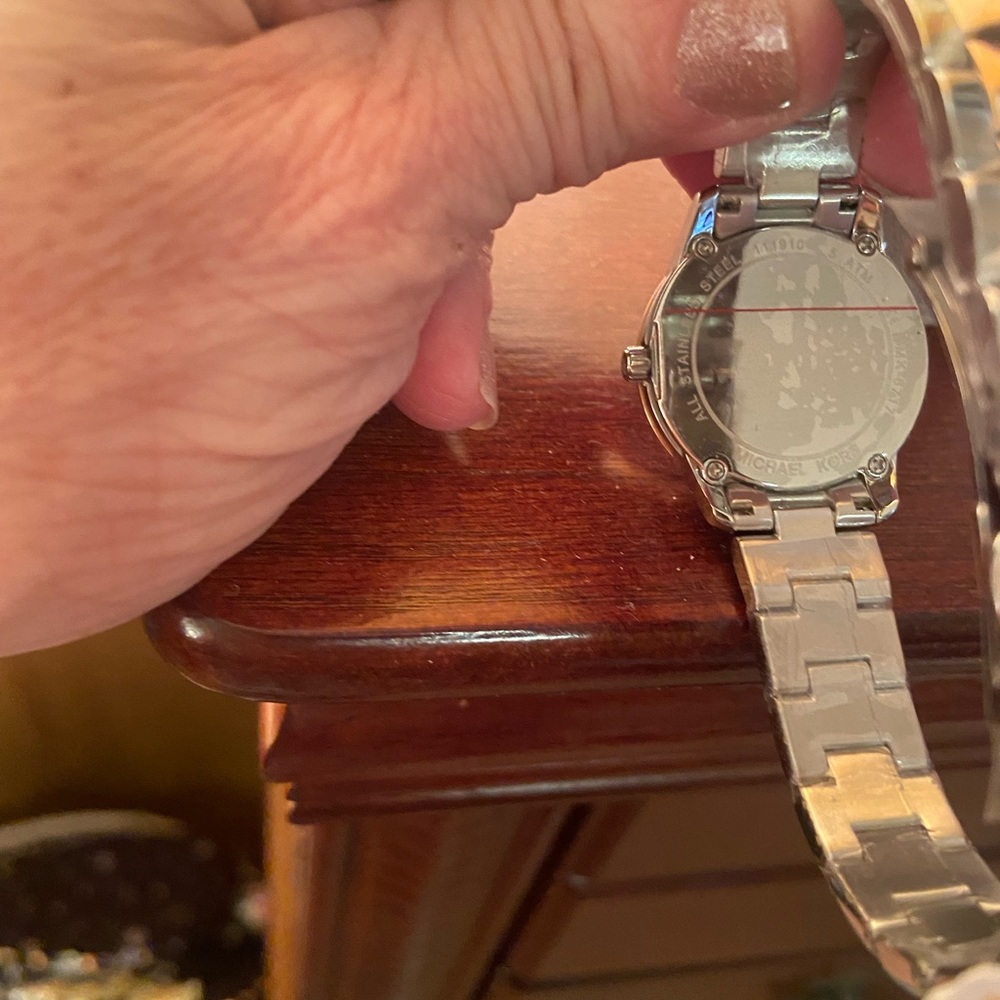 NWT Michael Kors watch - Picture 2 of 5
